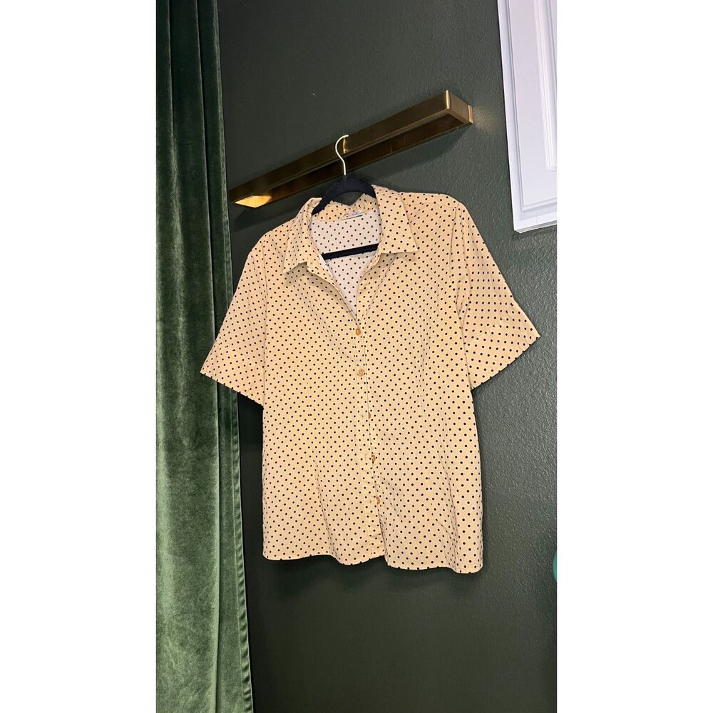 Vintage like no tag Polka Dot Button Down